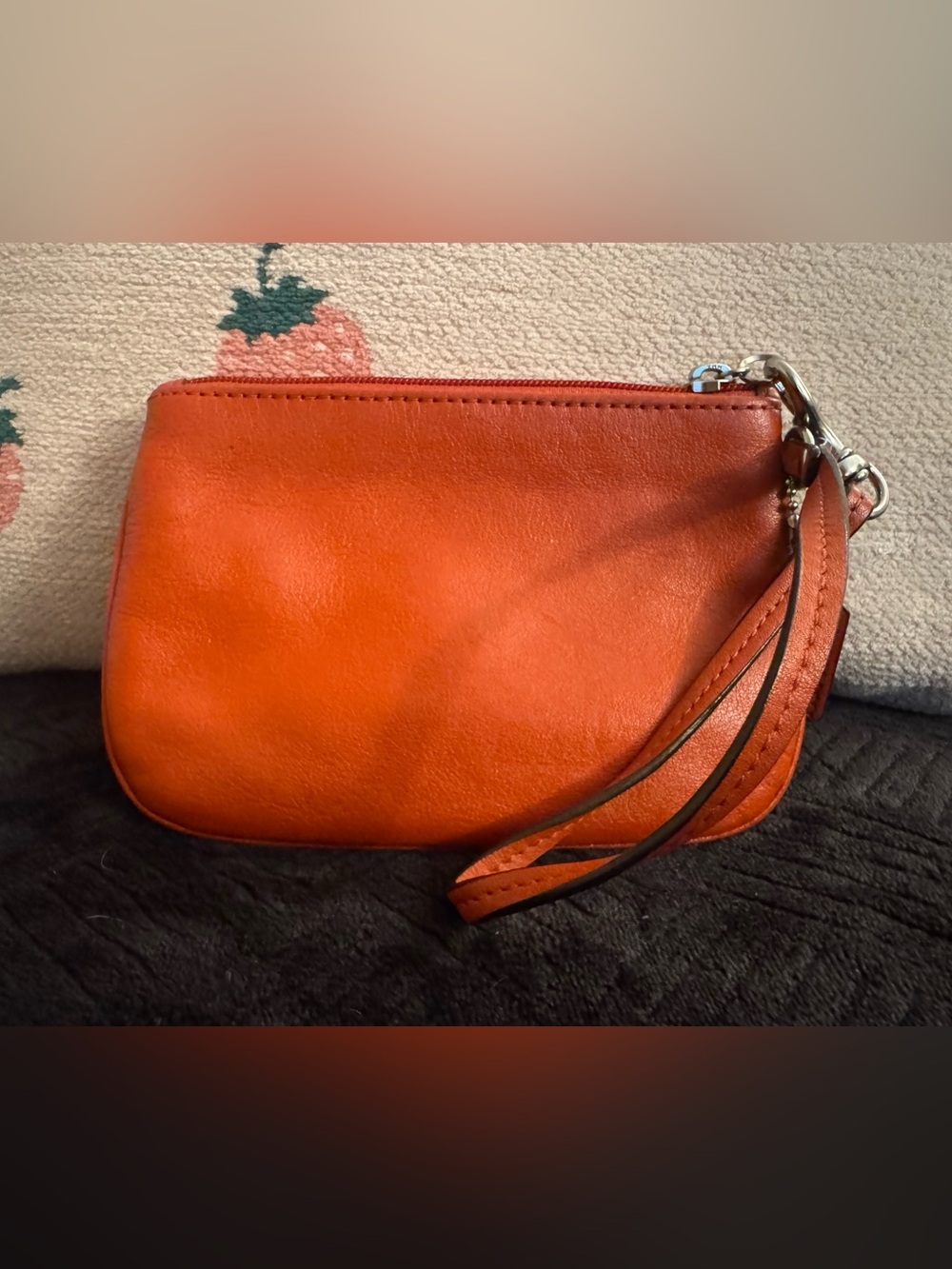 EUC- Coach - Orange Leather- Wristlet/Pouch/Wallet/Small Zip Clutch - Picture 2 of 3
